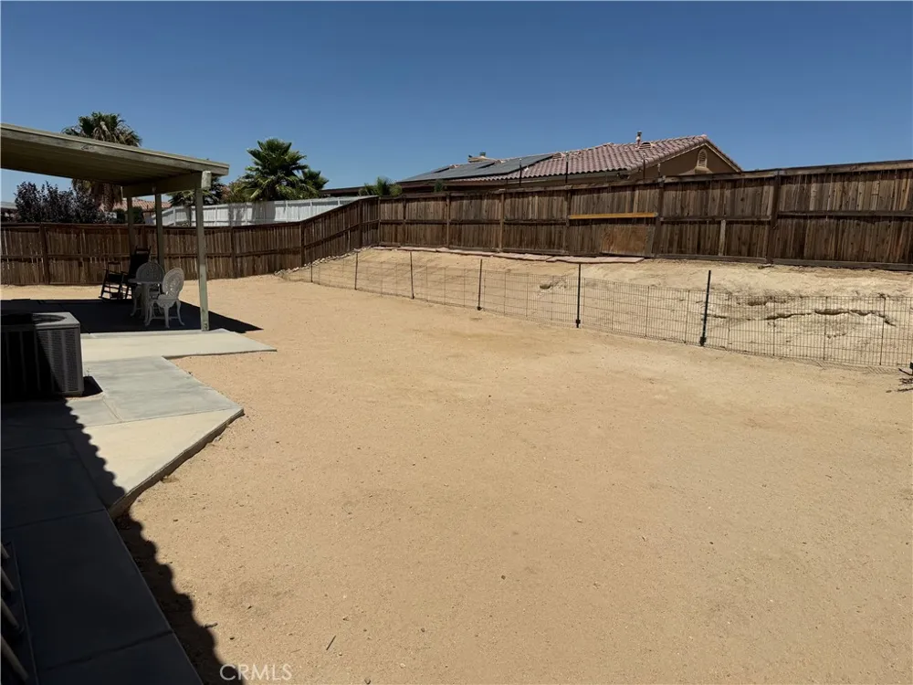 15993 CARMELIA DRIVE Victorville, CA 92394
