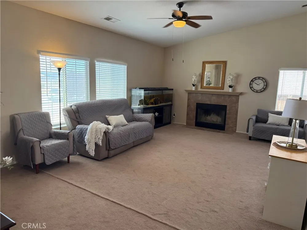 15993 CARMELIA DRIVE Victorville, CA 92394