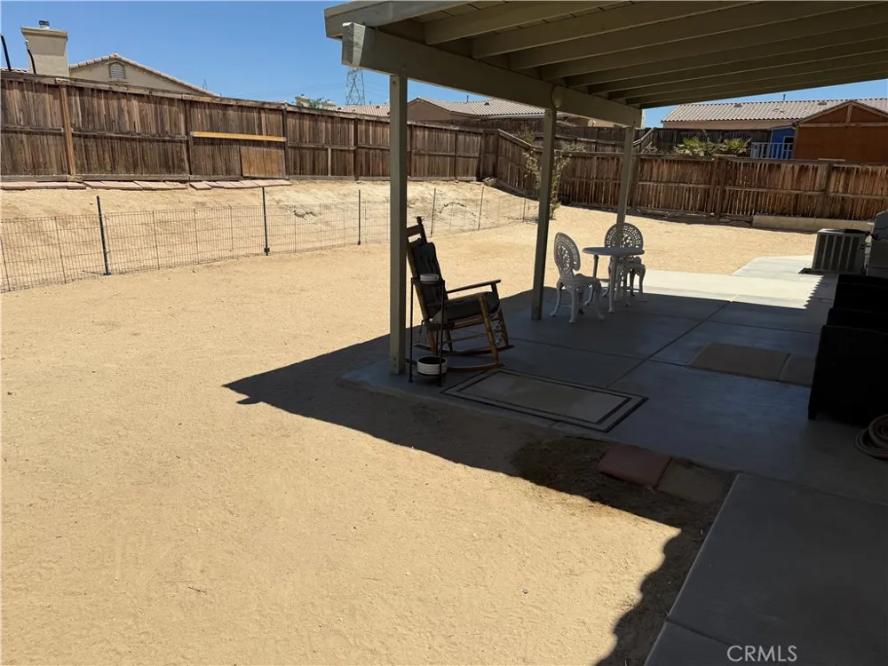 15993 CARMELIA DRIVE Victorville, CA 92394