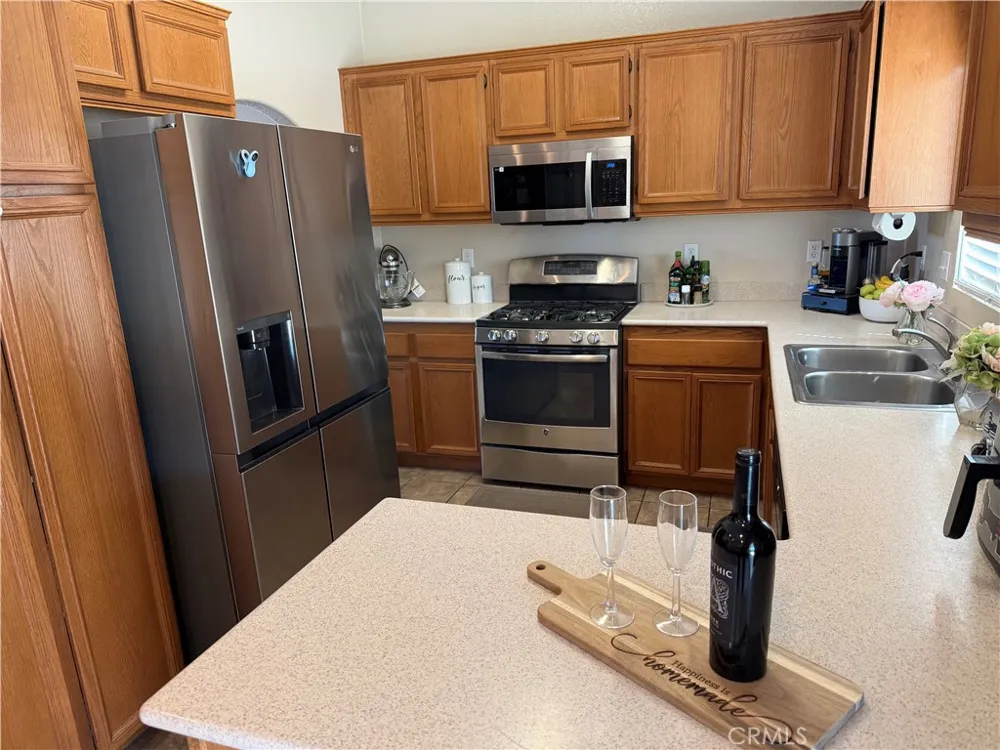 15993 CARMELIA DRIVE Victorville, CA 92394