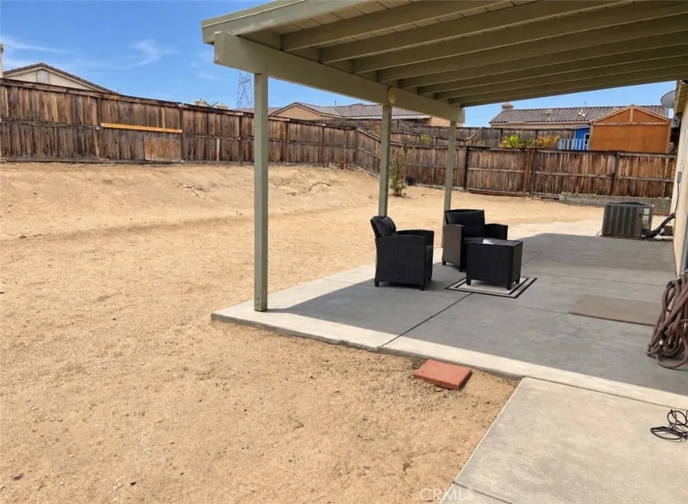 15993 CARMELIA DRIVE Victorville, CA 92394