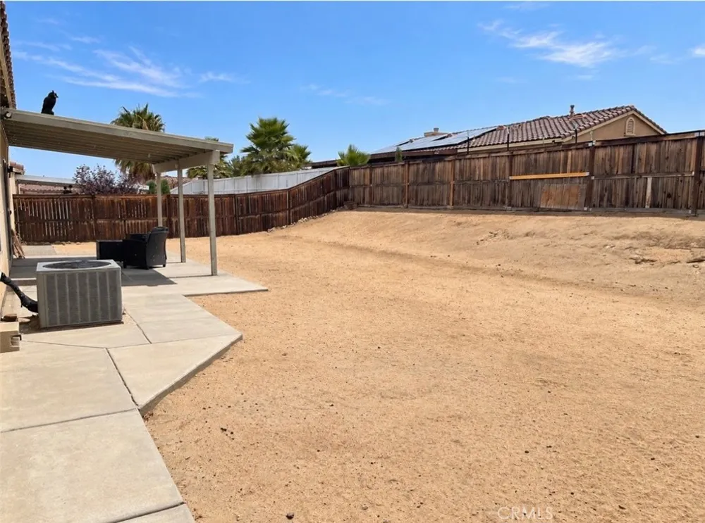 15993 CARMELIA DRIVE Victorville, CA 92394