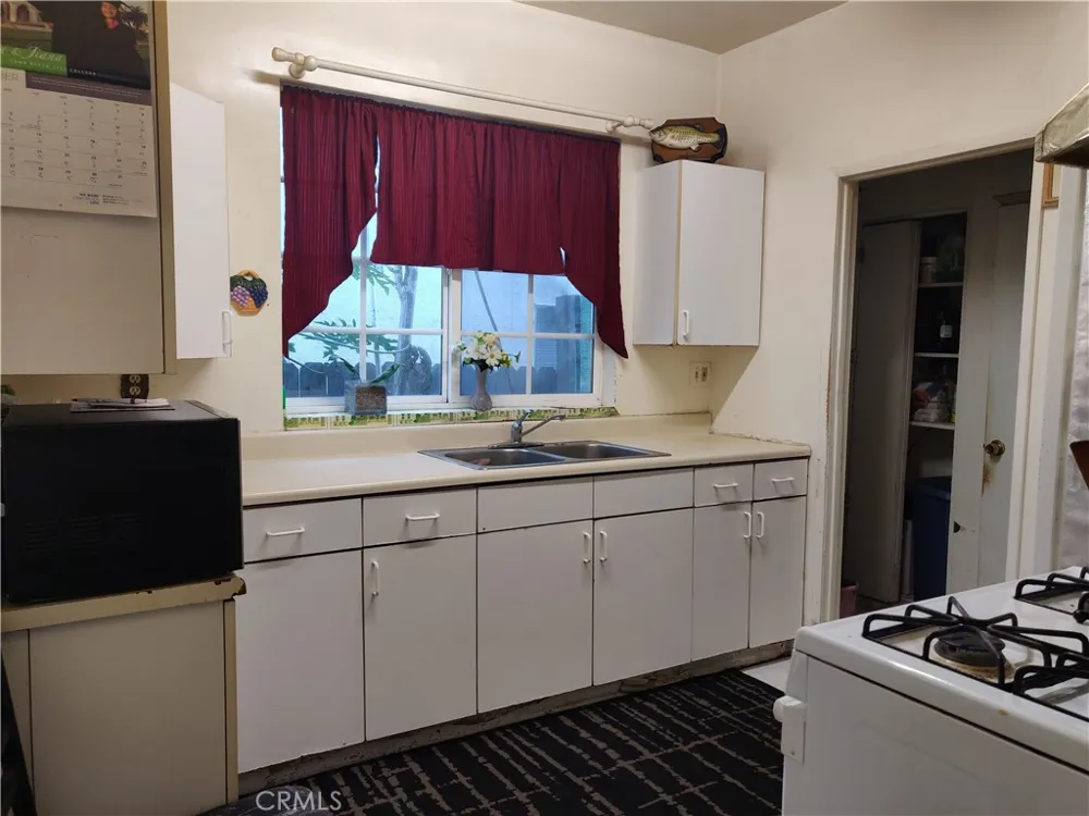 636 E 7th Street Long Beach, CA 90813