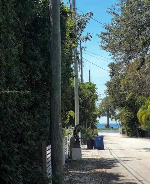 29 Dolphin Rd