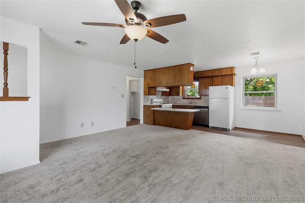 551 Delaware Avenue Ramona, OK 74061