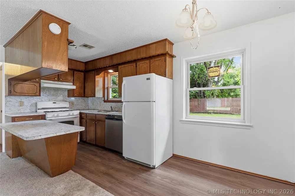 551 Delaware Avenue Ramona, OK 74061