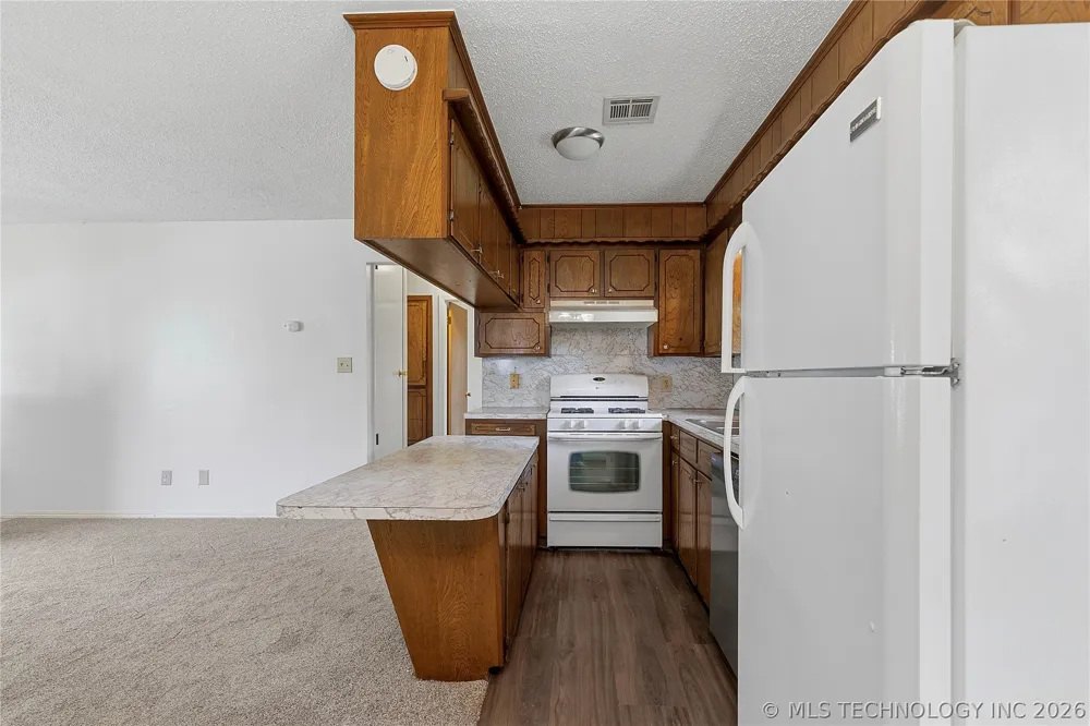 551 Delaware Avenue Ramona, OK 74061