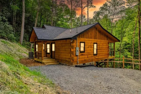 122 Laurel Creek Trail