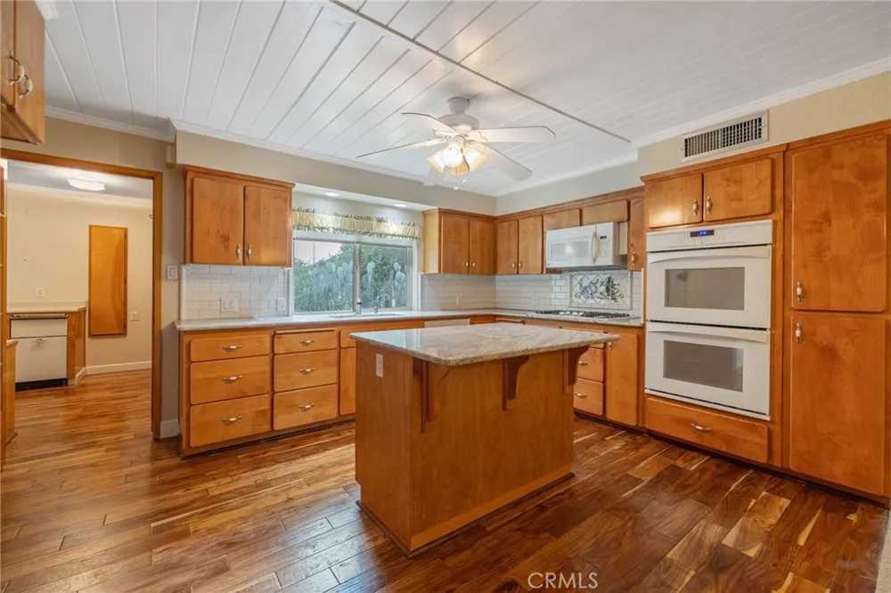 1714 Blythe Fresno, CA 93722