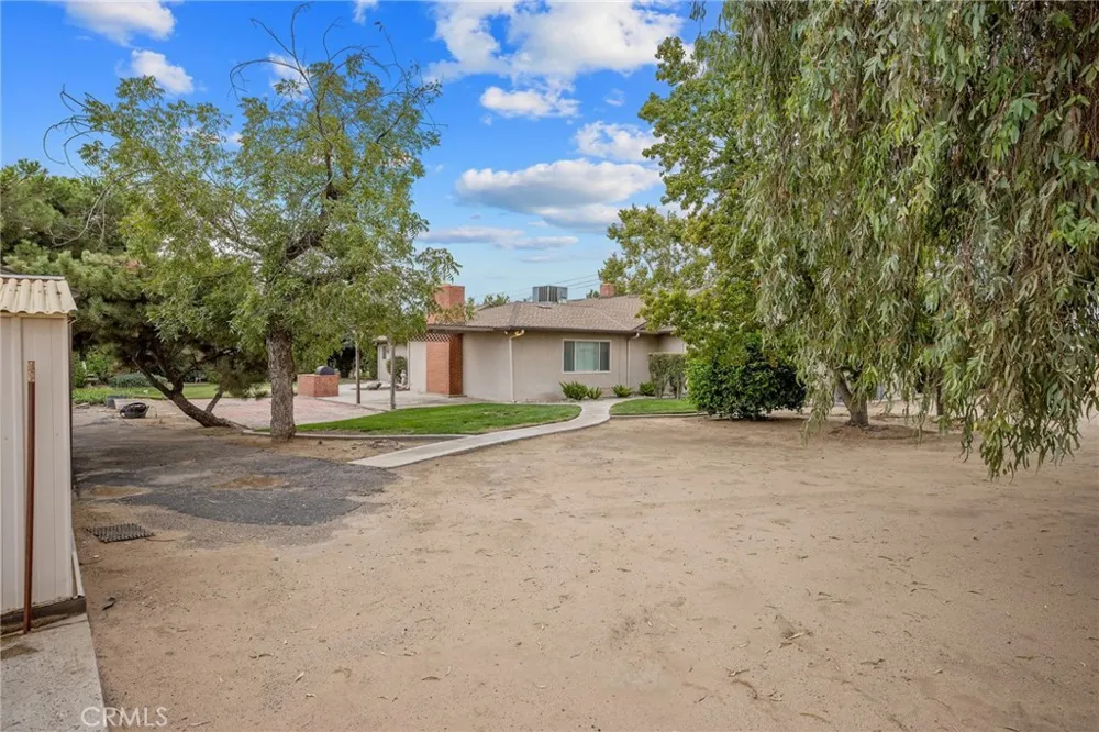 1714 Blythe Fresno, CA 93722
