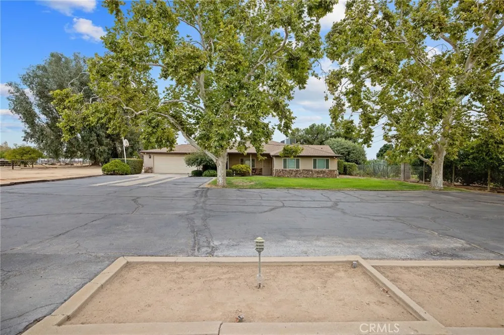 1714 Blythe Fresno, CA 93722