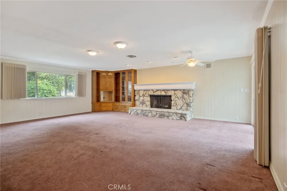 1714 Blythe Fresno, CA 93722