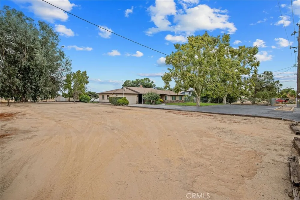 1714 Blythe Fresno, CA 93722