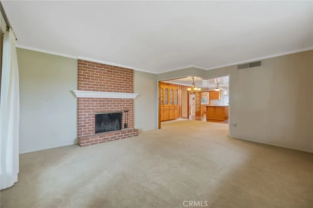 1714 Blythe Fresno, CA 93722