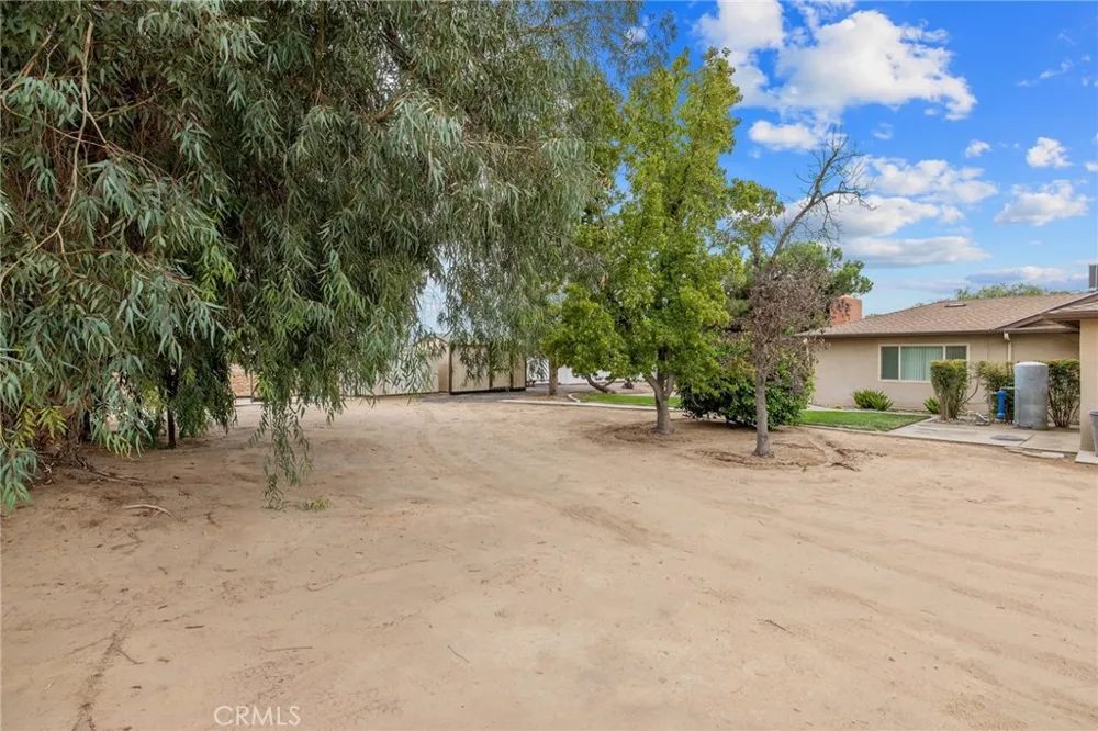 1714 Blythe Fresno, CA 93722