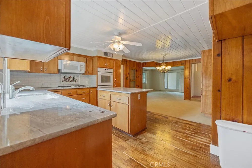 1714 Blythe Fresno, CA 93722
