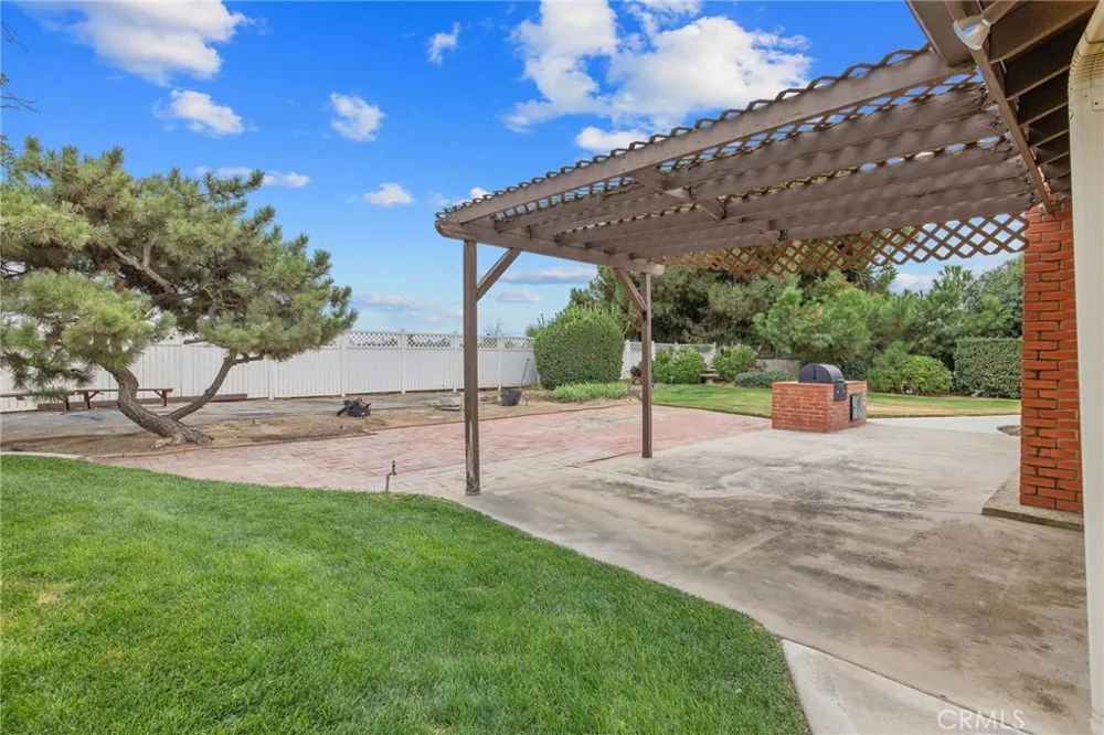 1714 Blythe Fresno, CA 93722