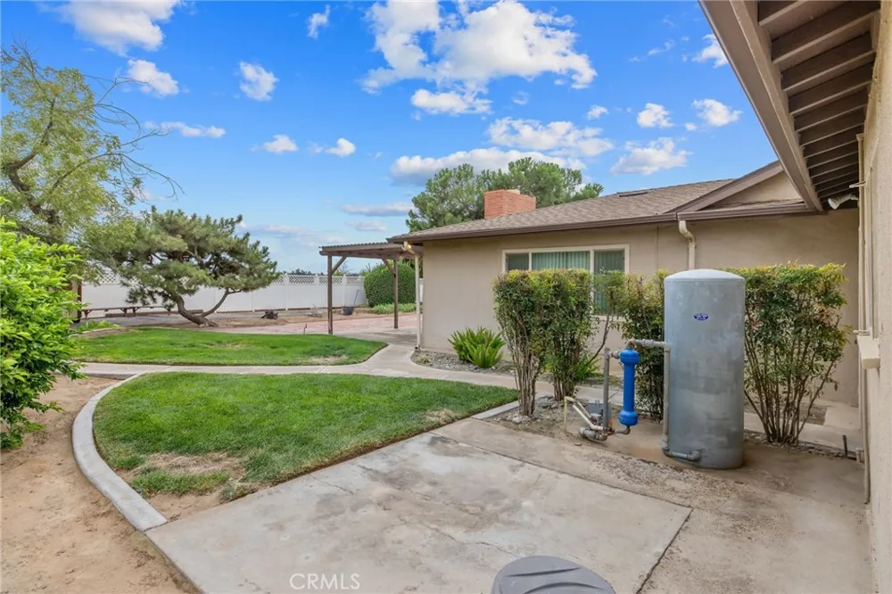 1714 Blythe Fresno, CA 93722