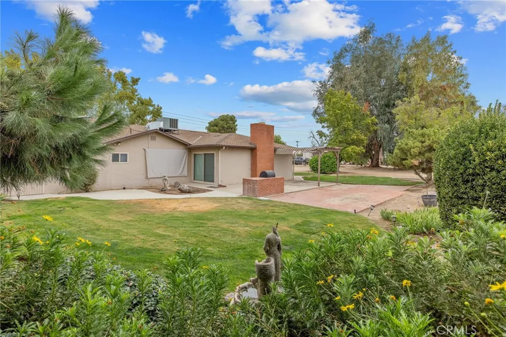 1714 Blythe Fresno, CA 93722