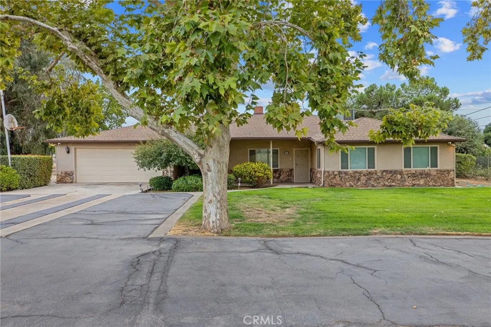 1714 Blythe Fresno, CA 93722