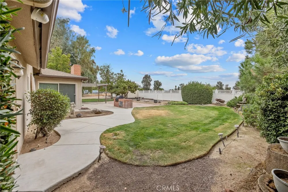 1714 Blythe Fresno, CA 93722