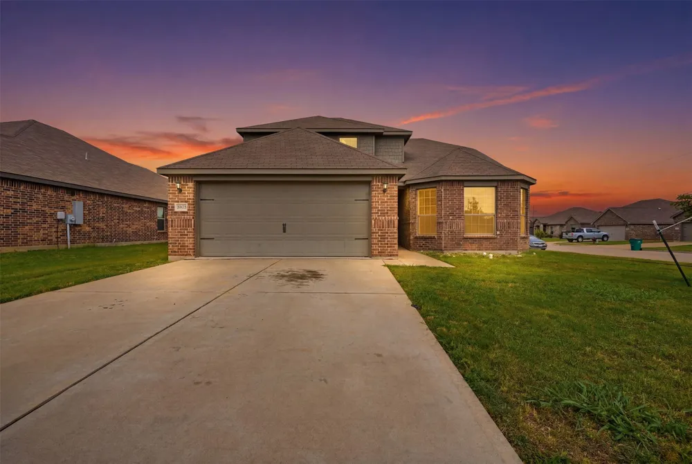 1000 Tumbleweed Trail Crowley, TX 76036