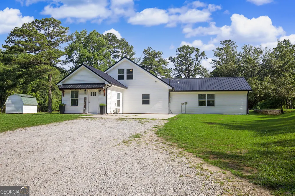 137 Lynch RD Brooks, GA 30205