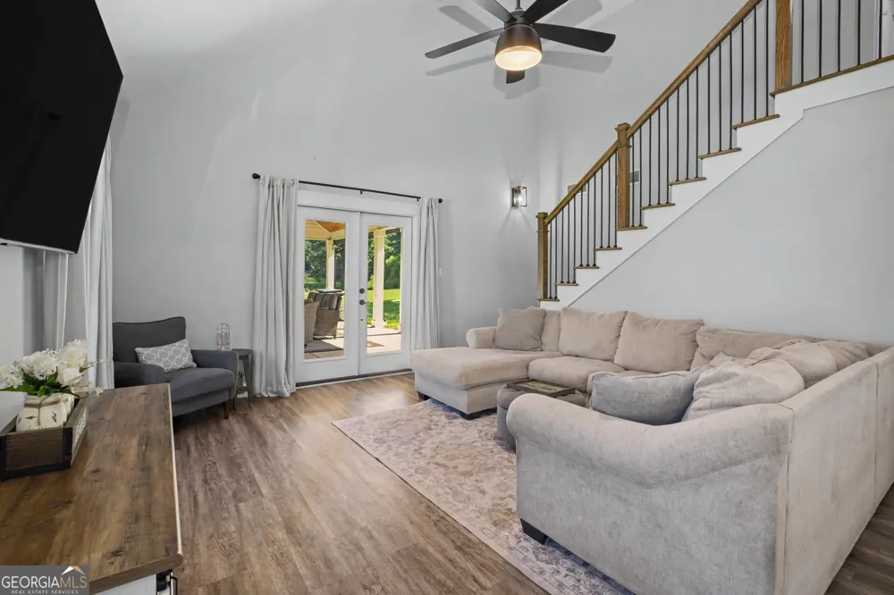137 Lynch RD Brooks, GA 30205