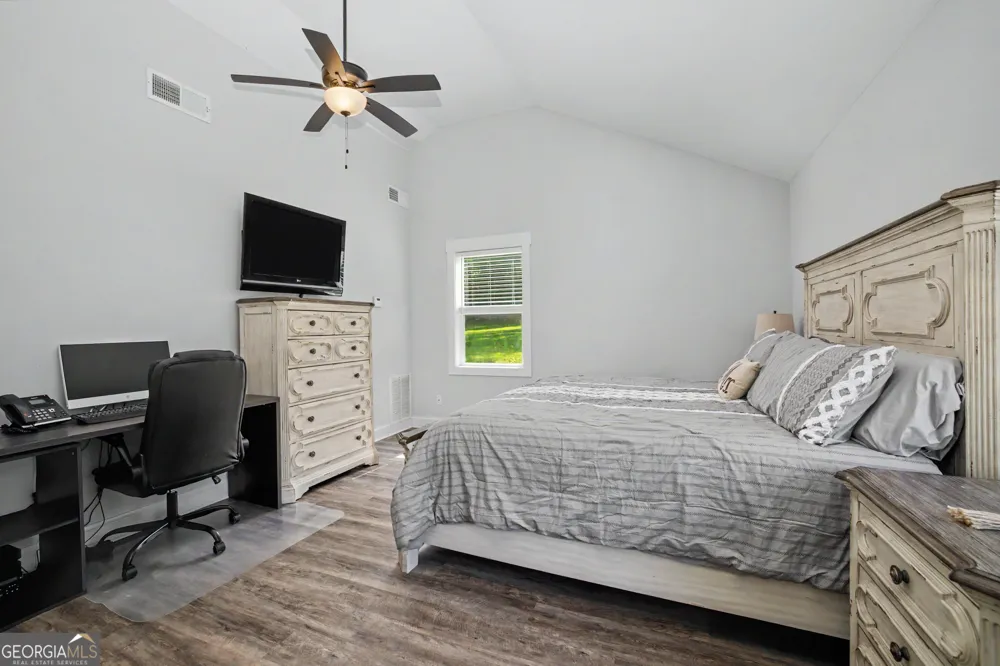 137 Lynch RD Brooks, GA 30205