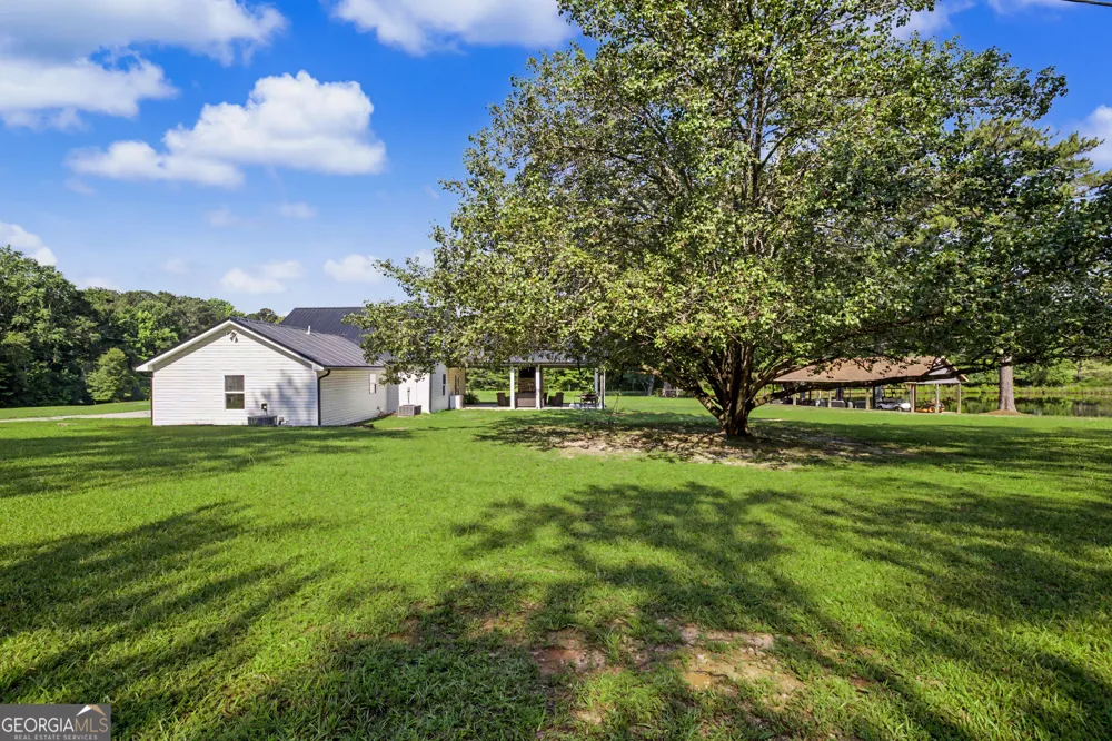 137 Lynch RD Brooks, GA 30205