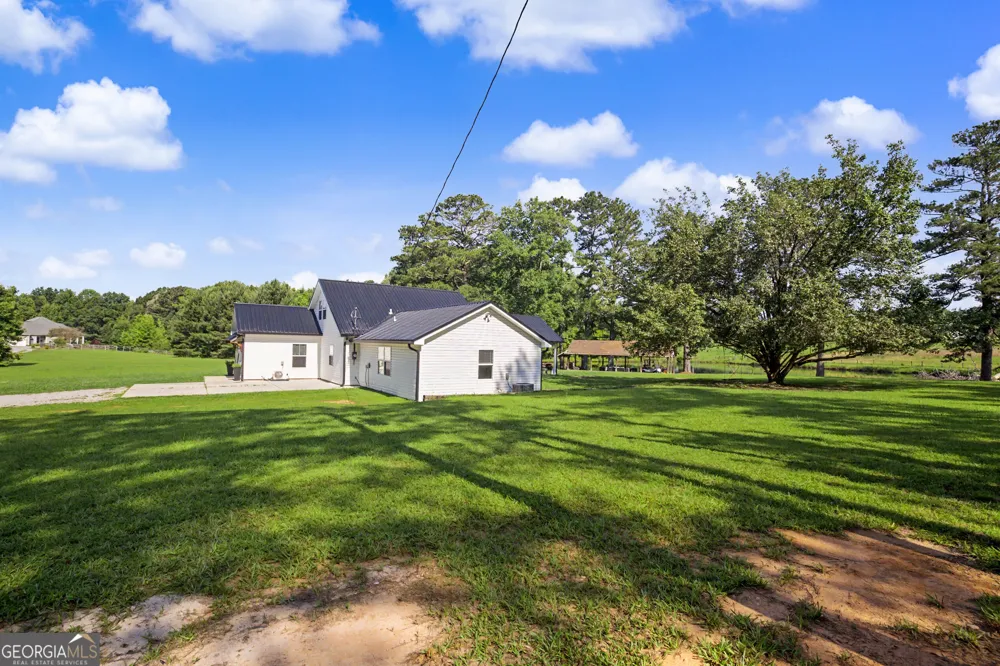 137 Lynch RD Brooks, GA 30205