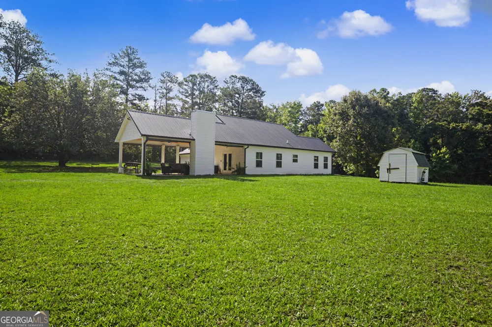 137 Lynch RD Brooks, GA 30205