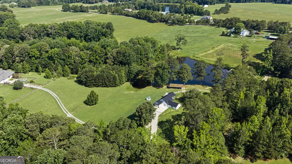 137 Lynch RD Brooks, GA 30205