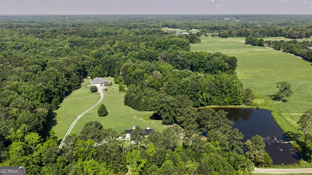 137 Lynch RD Brooks, GA 30205