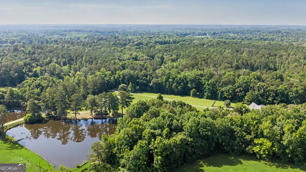137 Lynch RD Brooks, GA 30205