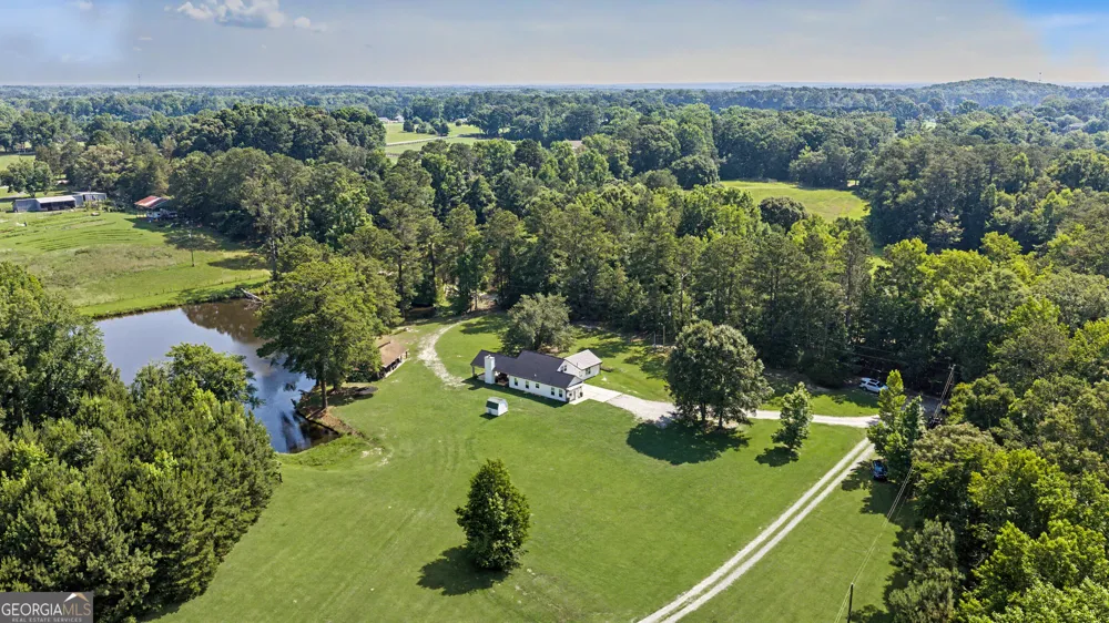 137 Lynch RD Brooks, GA 30205