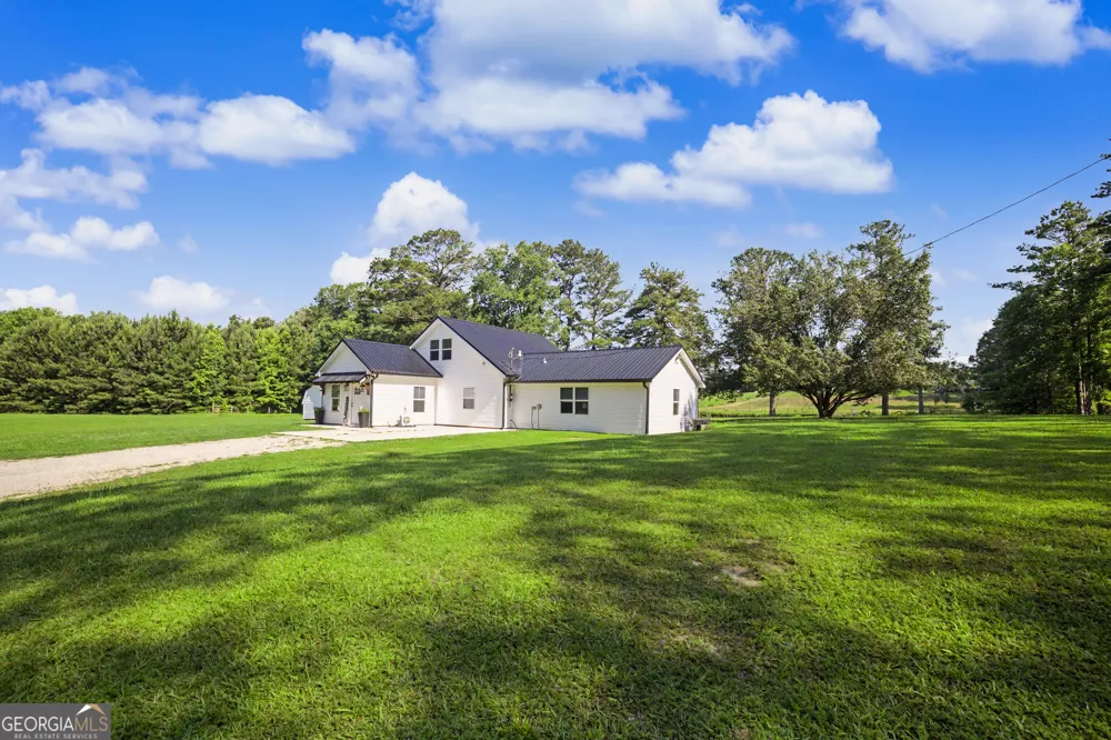 137 Lynch RD Brooks, GA 30205