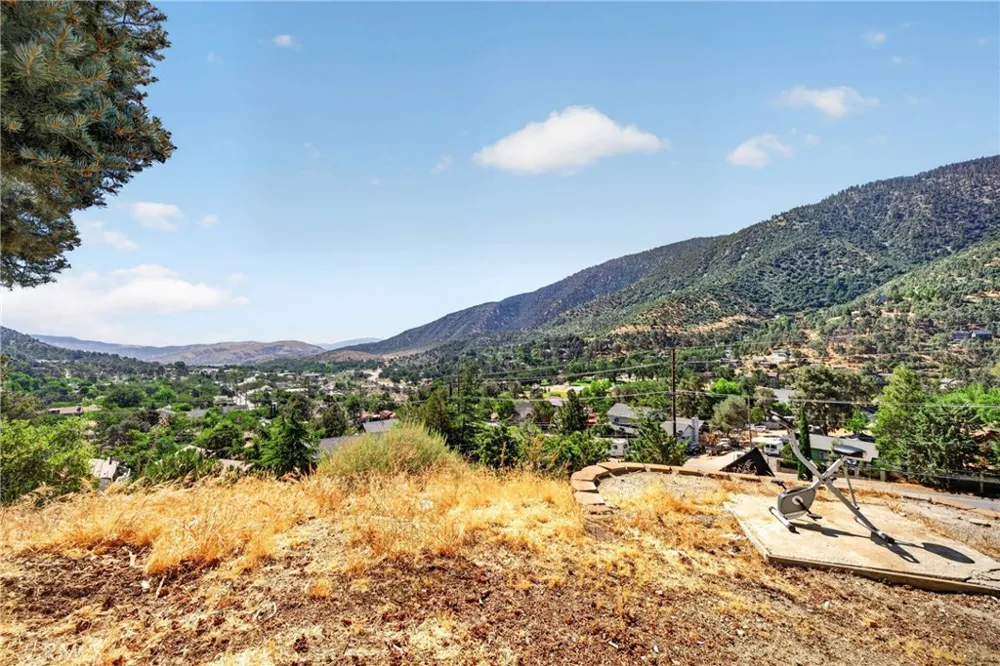 4001 Los Padres Frazier Park, CA 93225