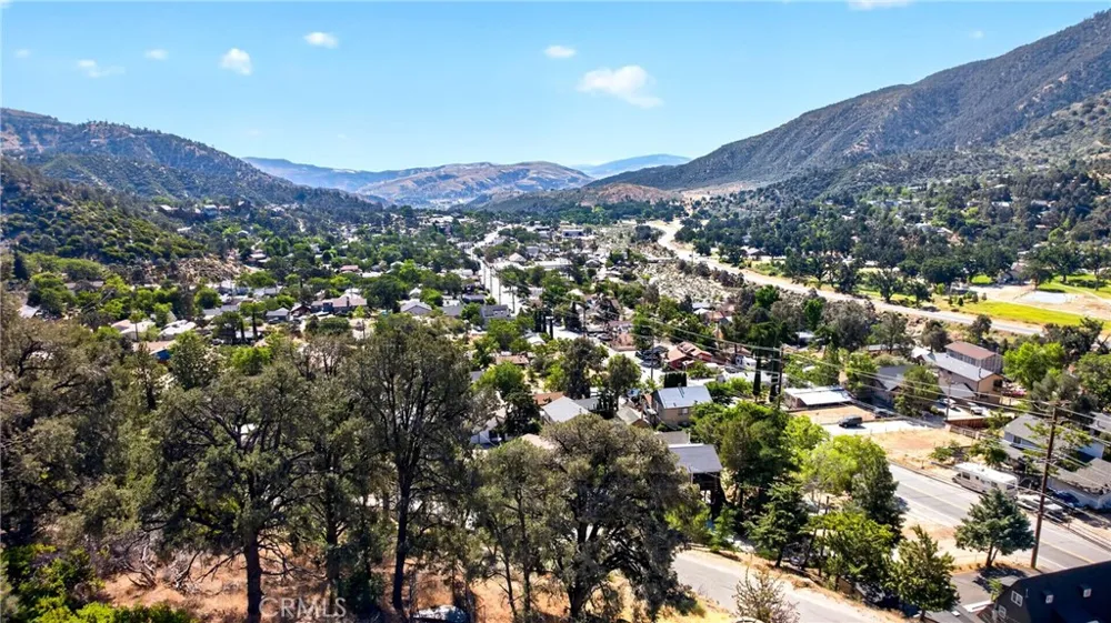 4001 Los Padres Frazier Park, CA 93225