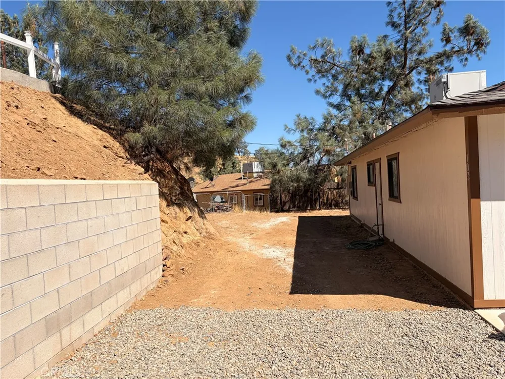 103 Mardella Wofford Heights, CA 93285