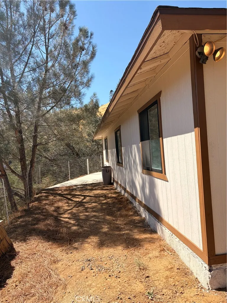103 Mardella Wofford Heights, CA 93285