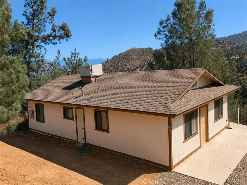 103 Mardella Wofford Heights, CA 93285