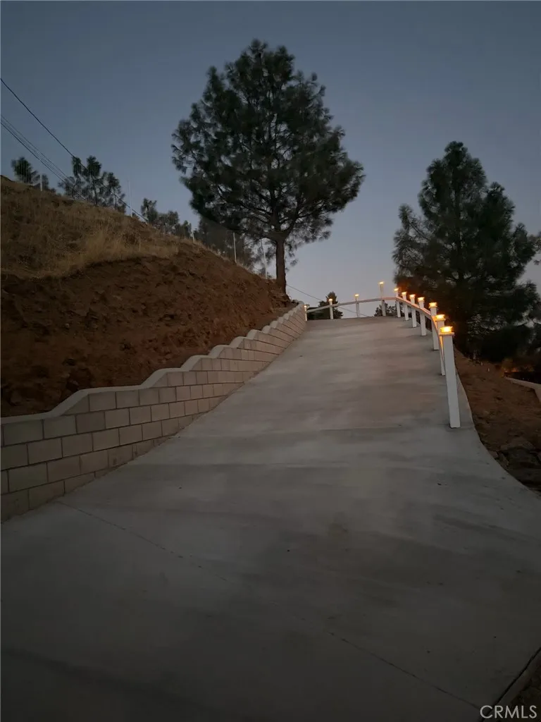 103 Mardella Wofford Heights, CA 93285