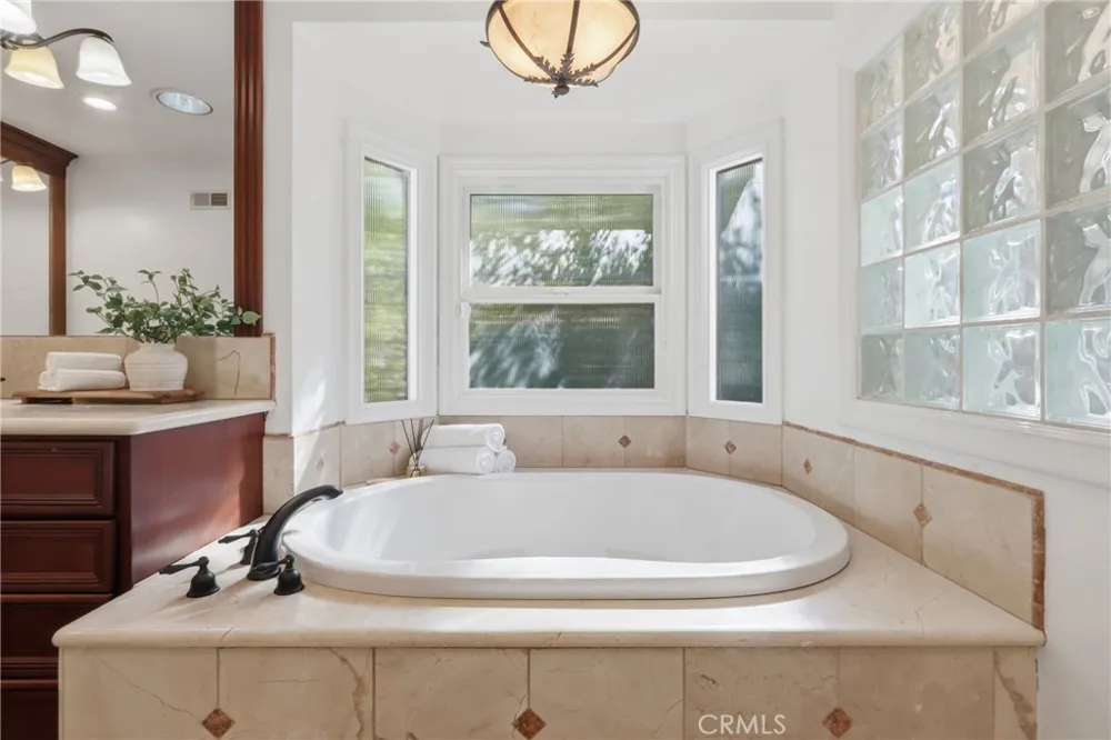 2 Hitching Post Rolling Hills Estates, CA 90274