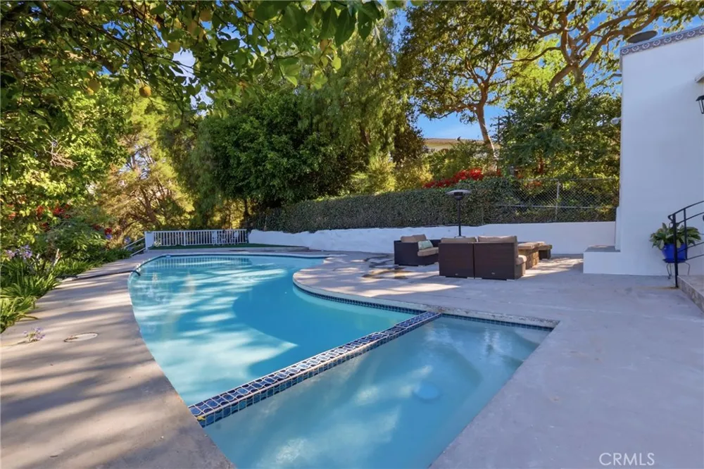 2 Hitching Post Rolling Hills Estates, CA 90274