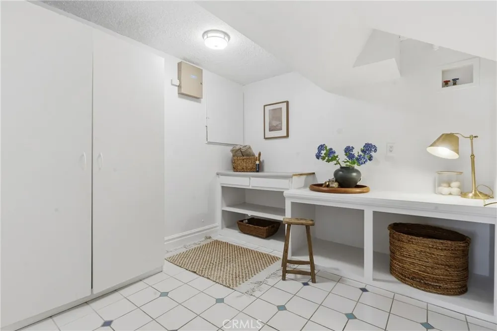 2 Hitching Post Rolling Hills Estates, CA 90274