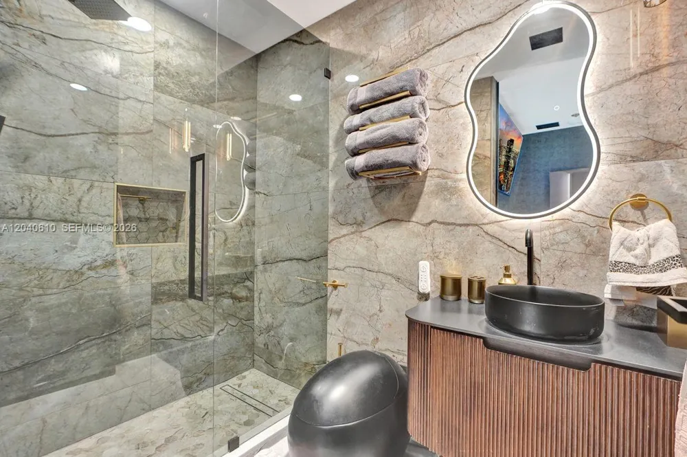 3300 NE 188th St #210 Aventura, FL 33180