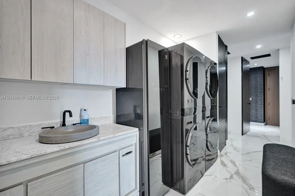 3300 NE 188th St #210 Aventura, FL 33180