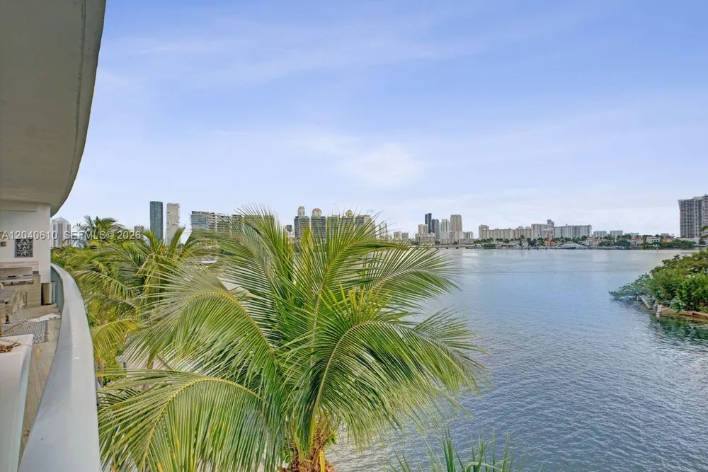 3300 NE 188th St #210 Aventura, FL 33180