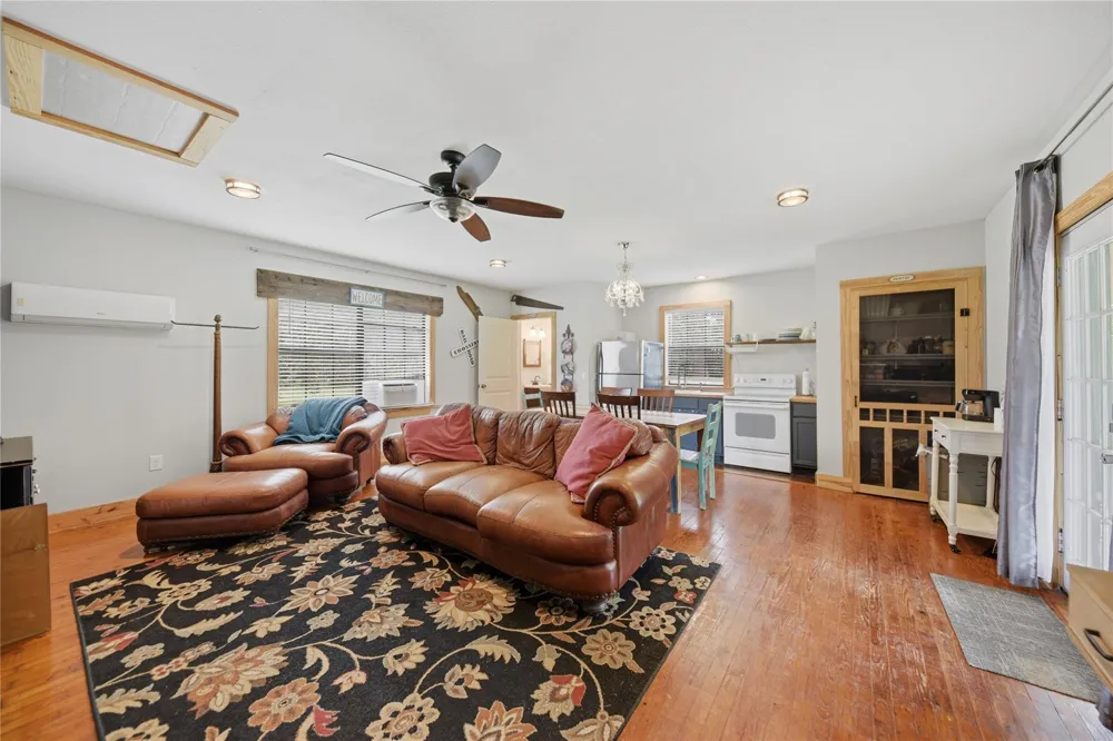 562 W Hwy 290 West Carmine, TX 78932